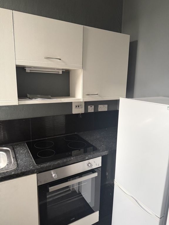 Additional image 2 of 1 bed flat to rentMurdieston Street, Greenock PA15