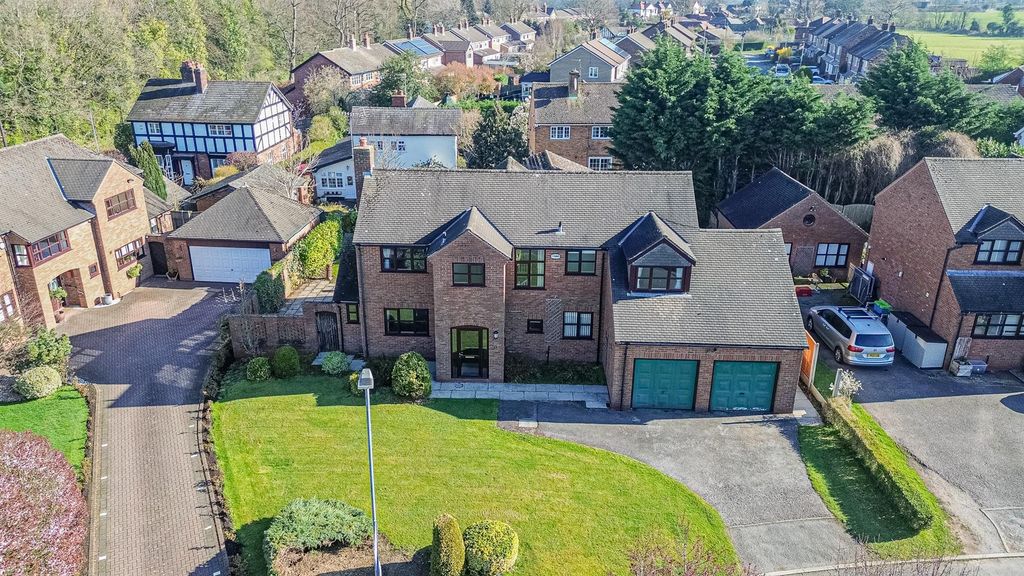 4 bed detached house to rentStoneleigh Gardens, Grappenhall And Thelwall, Warrington WA4