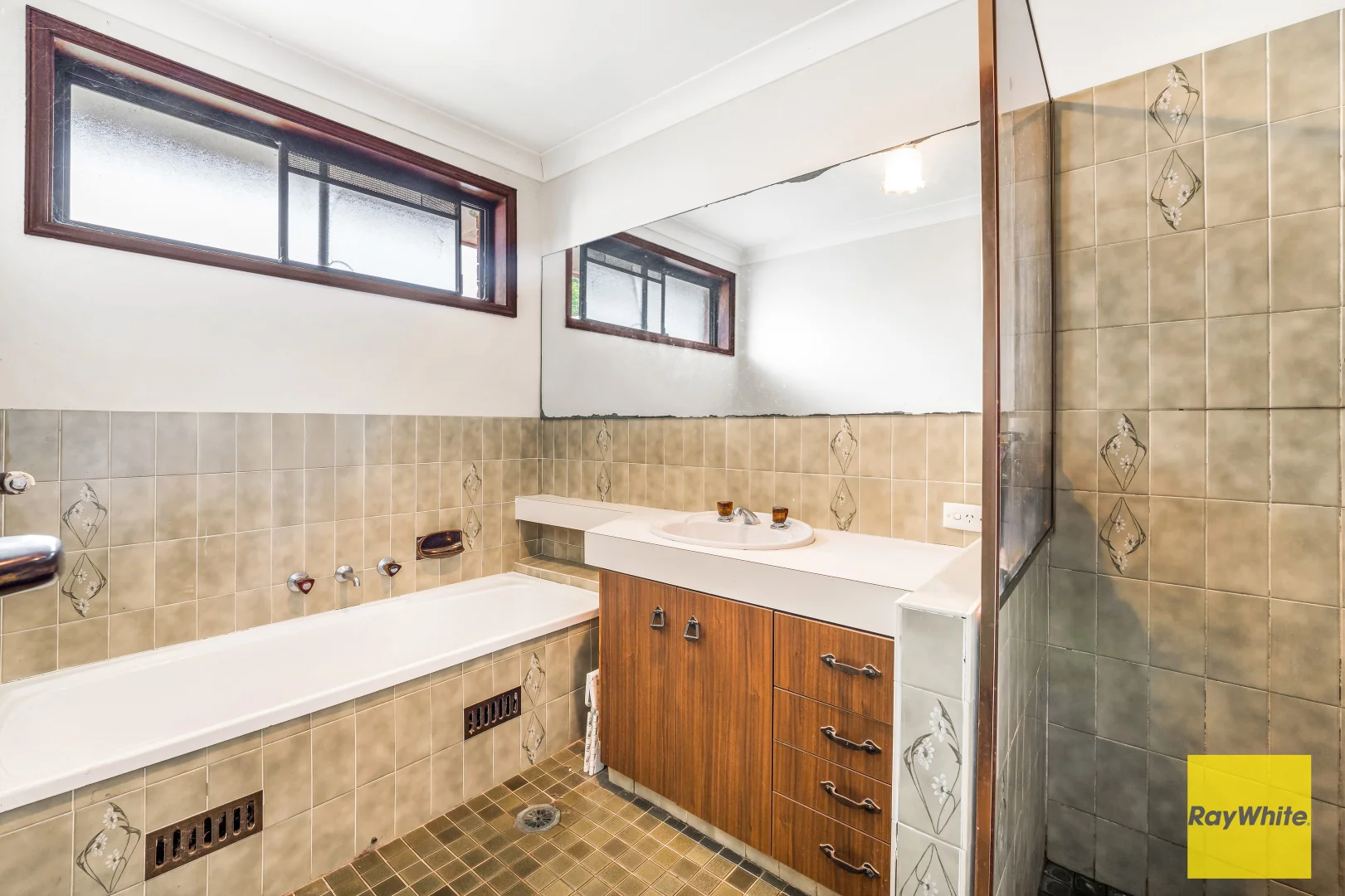 Additional image 15 of 400 Wolstenholme Avenue, Greendale NSW 2745