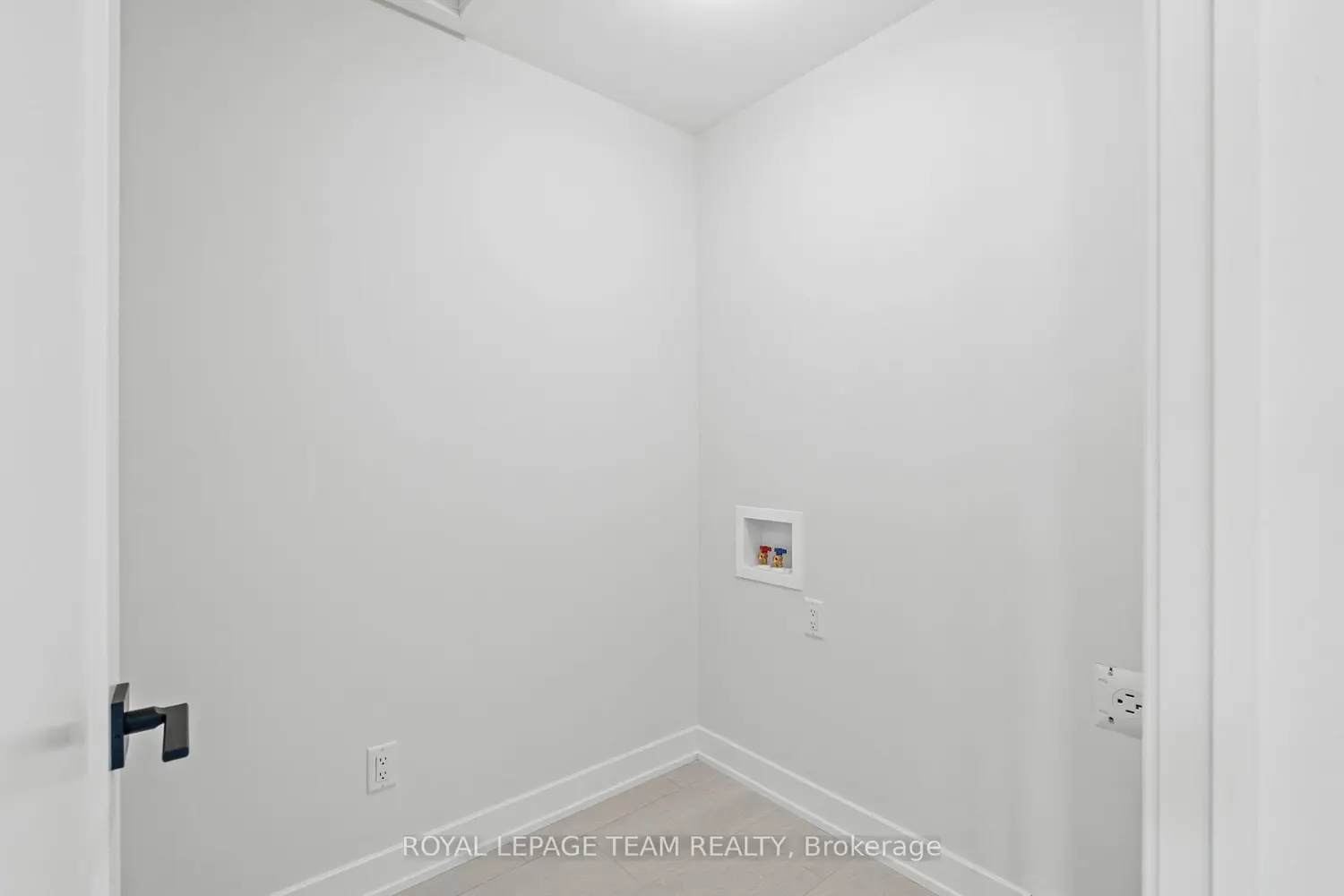 Additional image 17 of 1004 Moore Street