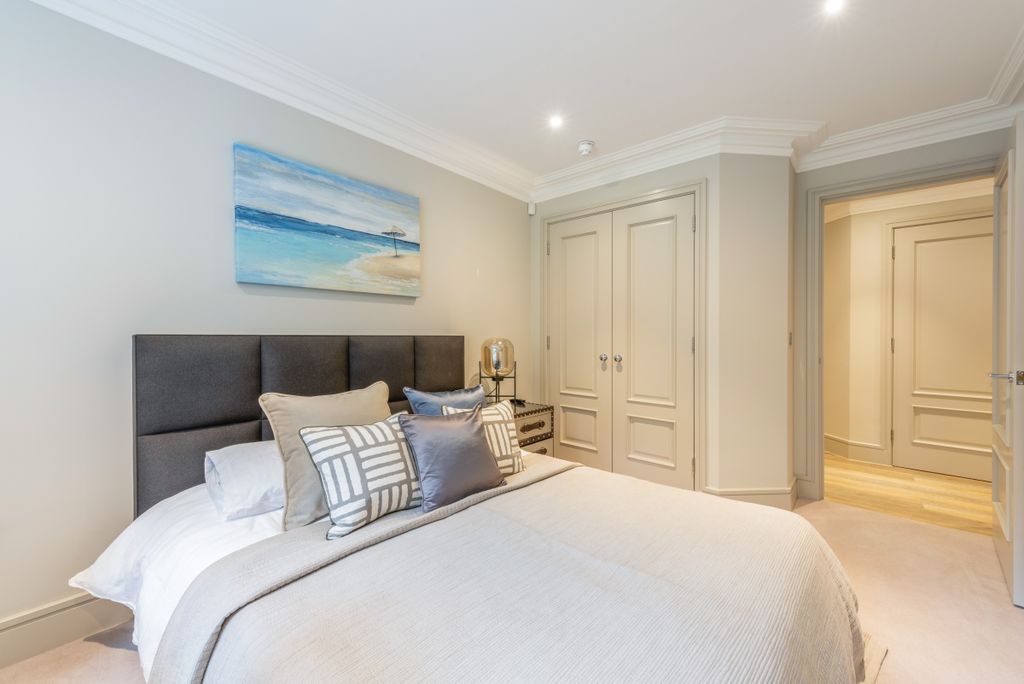Additional image 7 of 2 bed flat to rentKingswood, Ascot SL5