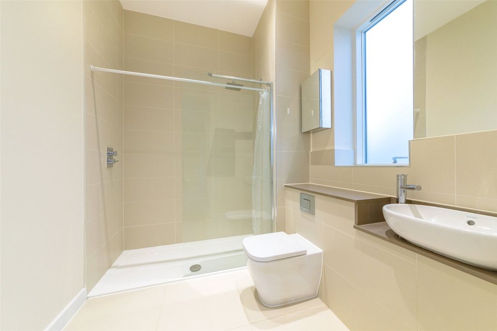 Additional image 7 of 4 bed terraced house to rentForbes Close, Trumpington, Cambridge CB2