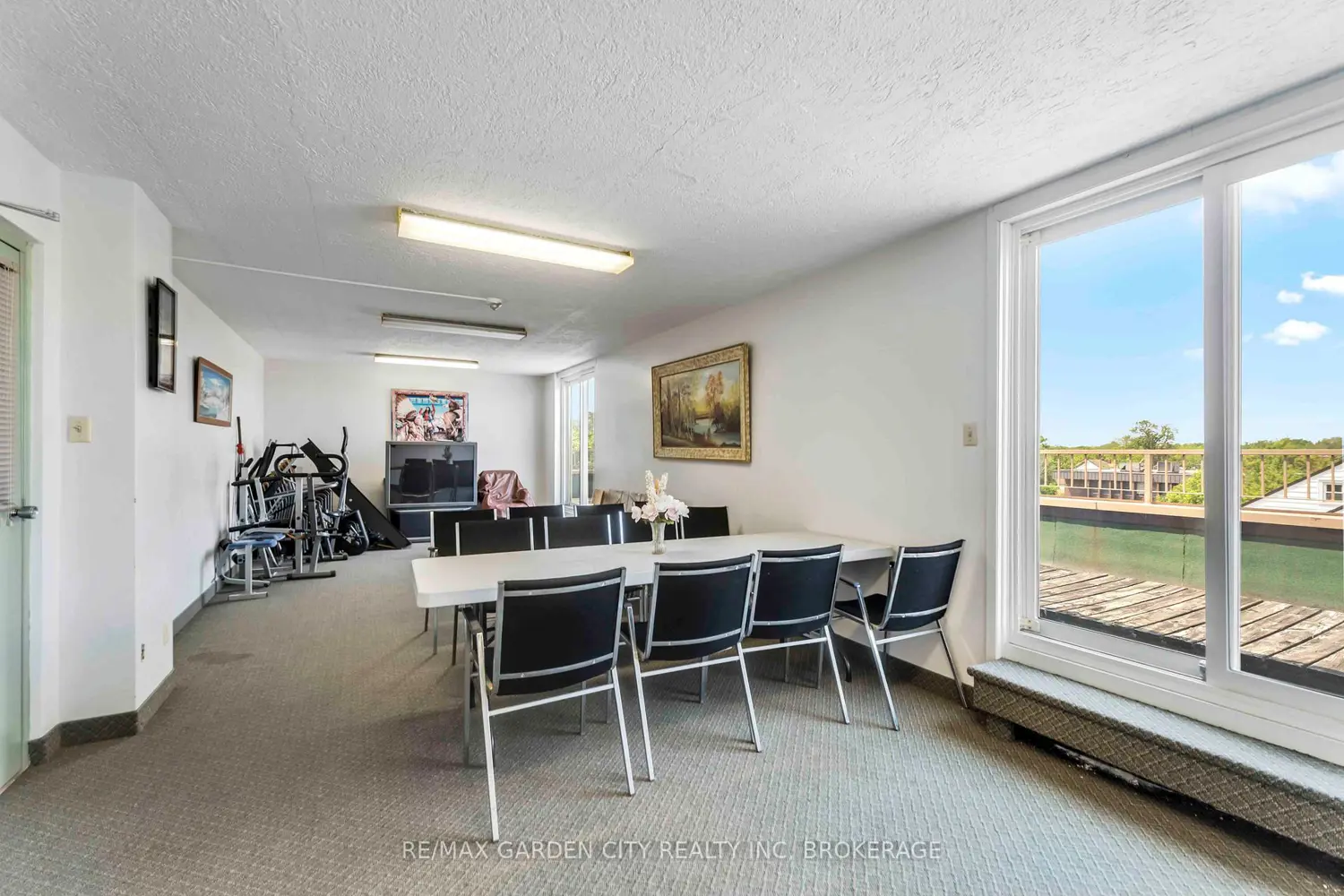 Additional image 16 of 4692 Crysler Avenue 202