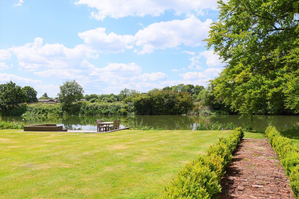 Additional image 33 of 6 bed detached house to rentPelhams Walk, Esher, Surrey KT10