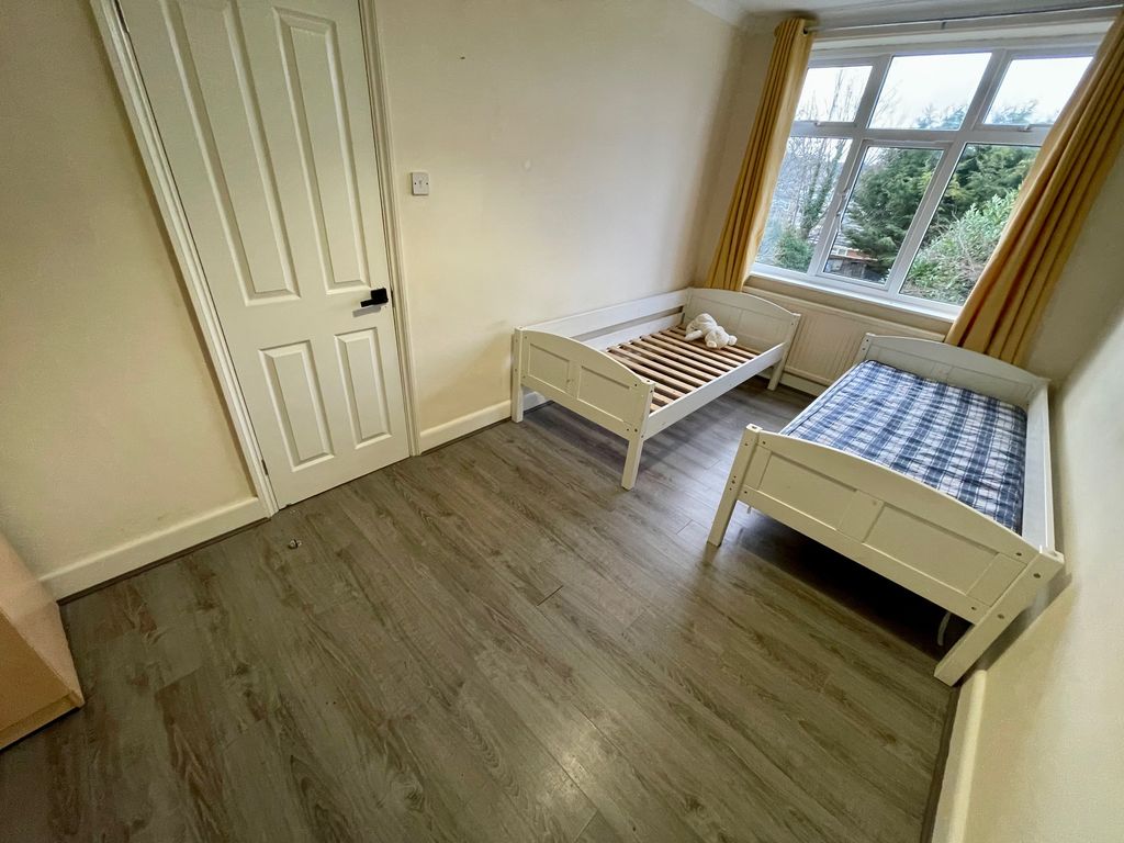 Additional image 12 of 4 bed semi-detached house to rentAlton Road, Luton LU1