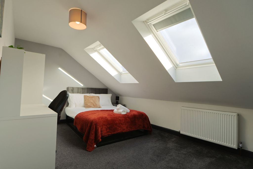 Additional image 7 of 6 bed flat to rentSouthmead Road, Westbury-On-Trym, Bristol BS10