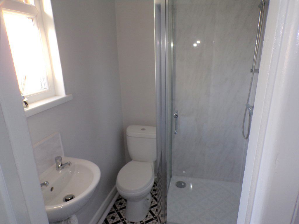 Additional image 3 of 2 bed flat to rentFff 117 Commercial Street, Risca NP11