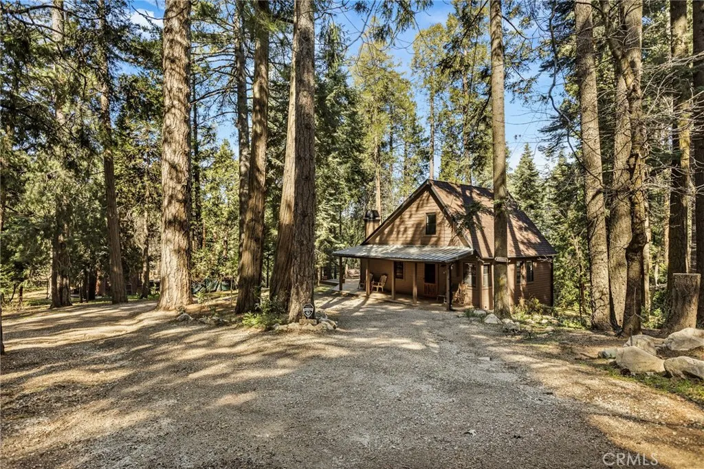 Additional image 3 of 27902 Squirrel Ln, Lake Arrowhead, CA 92352