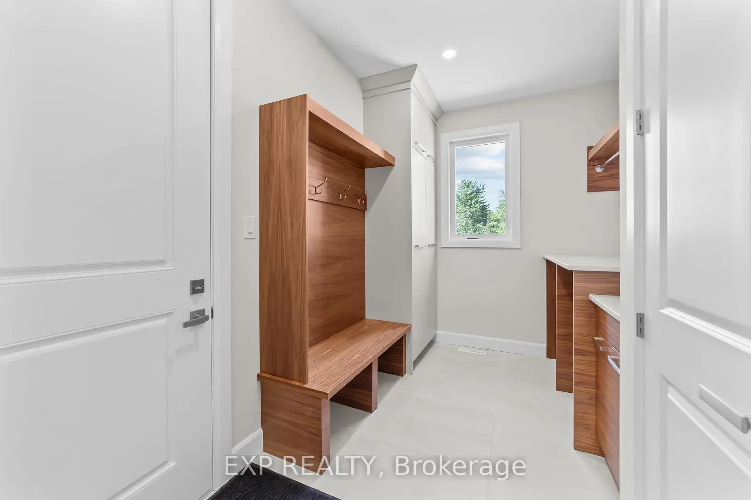 Additional image 4 of 421 Ontario Street