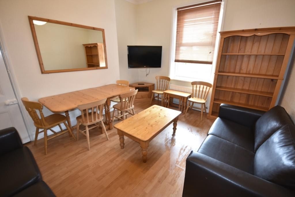 5 bed shared accommodation to rentBrentwood Avenue, Jesmond NE2 photo 2