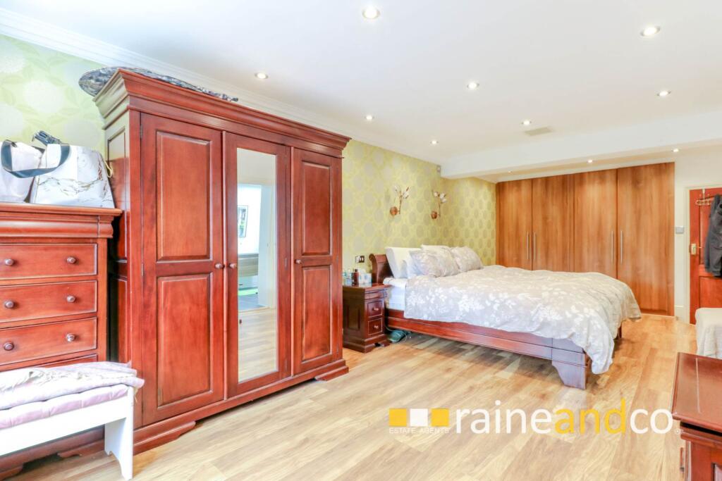 Additional image 26 of St Albans Road West, Hatfield