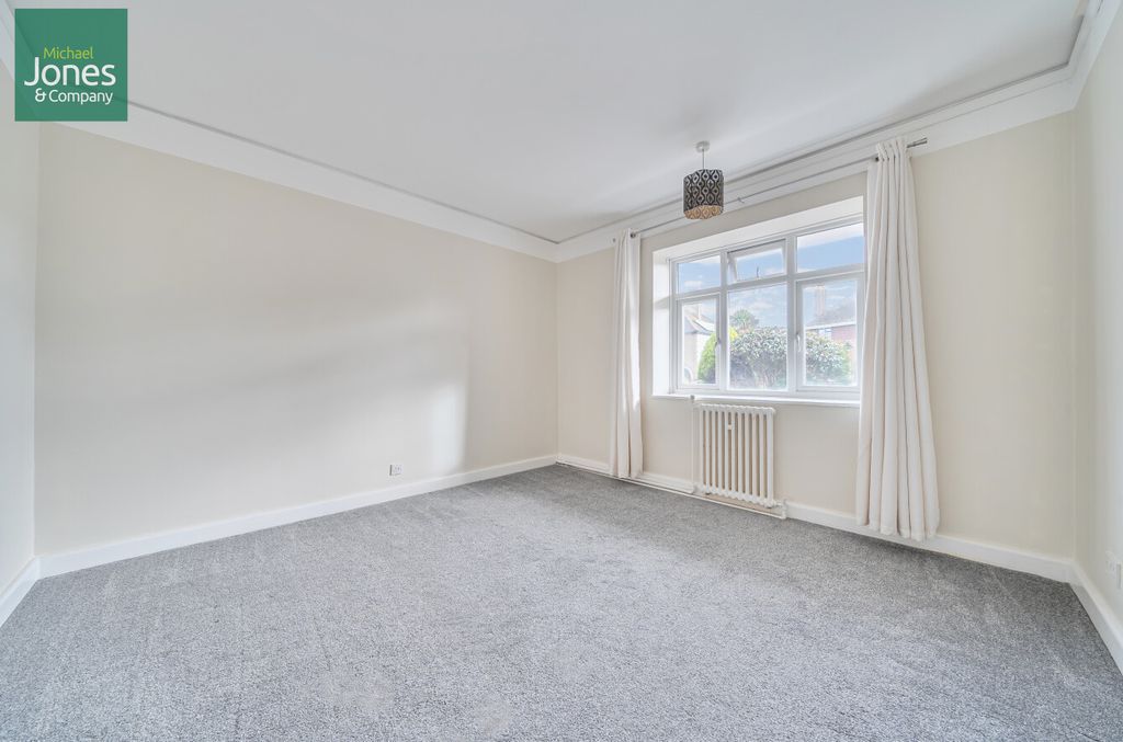 Additional image 4 of 2 bed flat to rentWinchelsea Gardens, Worthing, West Sussex BN11