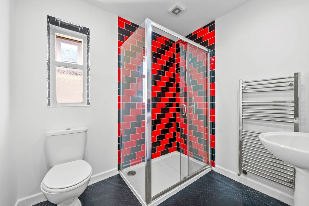 Additional image 6 of 7 bed shared accommodation to rentBernard Street, Swansea SA2
