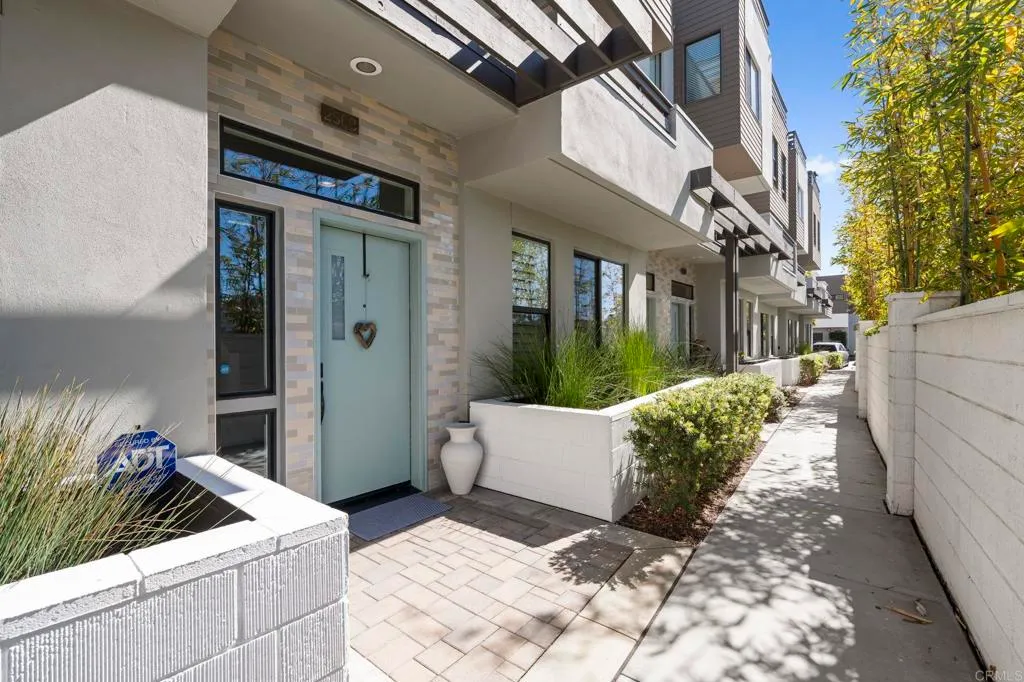 Additional image 91 of 2563 State Street, Carlsbad, CA 92008