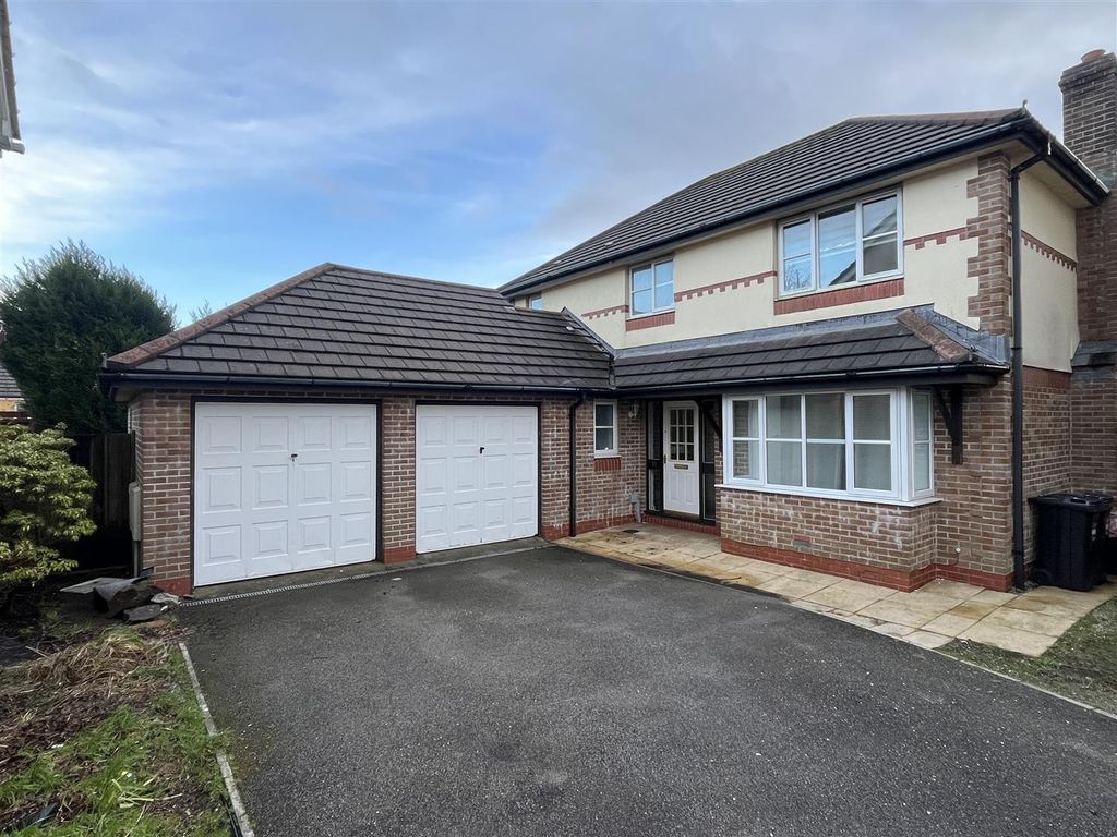 5 bed detached house to rentCentury Close, St. Austell PL25