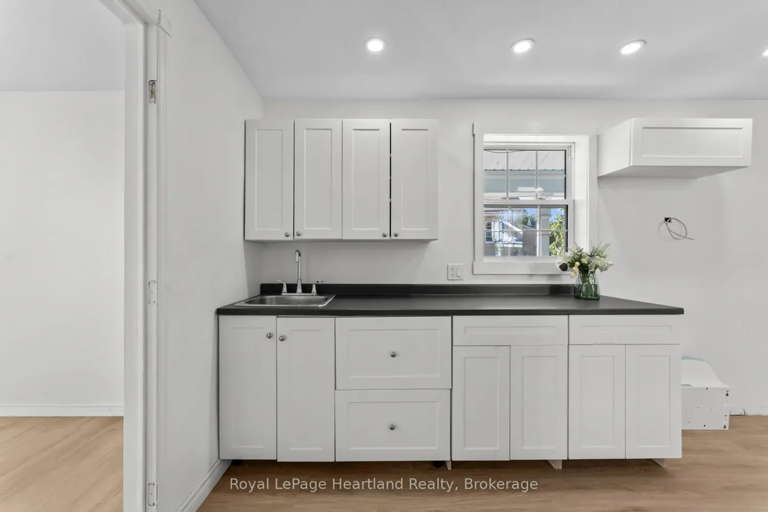 Additional image 19 of 5 The Square