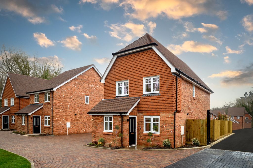 3 bed detached house to rentMerrifield Lane, Burgess Hill RH15