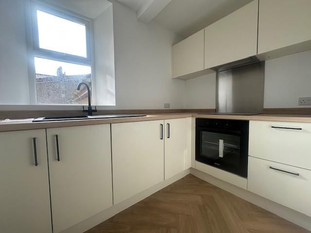 Additional image 2 of 2 bed flat to rentMarket Street, Pontypool NP4