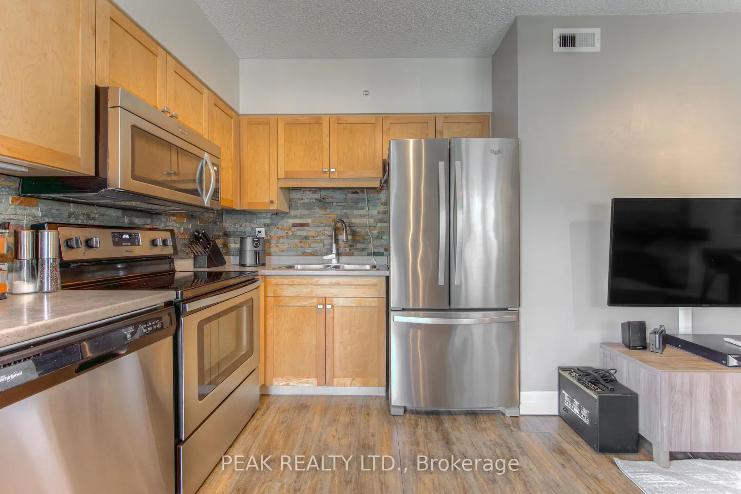 Additional image 10 of 155 Water Street 407