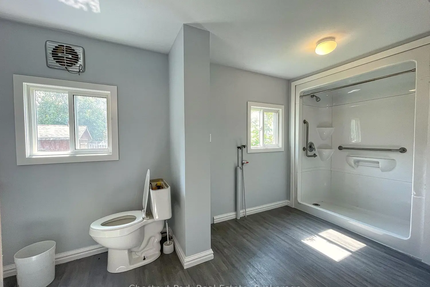 Additional image 10 of 383 Thompson Street