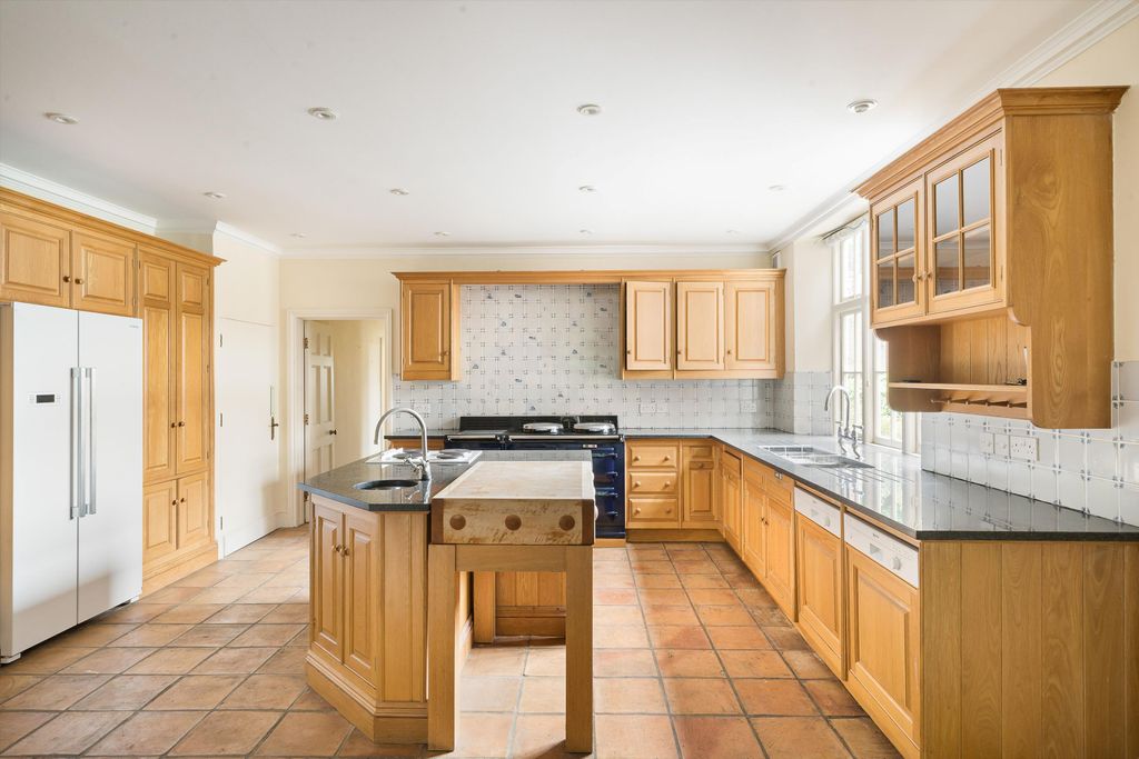 Additional image 8 of 8 bed detached house to rentHampstead Norreys, Newbury, Berkshire RG18