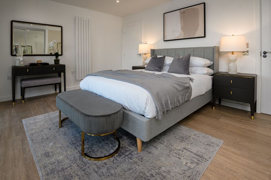 Additional image 5 of Studio to rentStation Avenue, Walton-On-Thames KT12