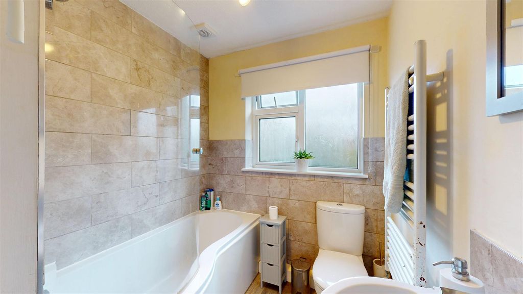 Additional image 11 of 2 bed semi-detached house to rentWillow Road, Stamford PE9