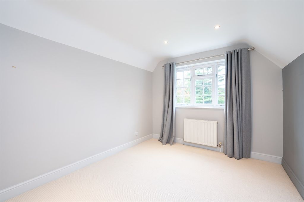 Additional image 14 of 6 bed detached house to rentForest Grange, Horsham, West Sussex RH13