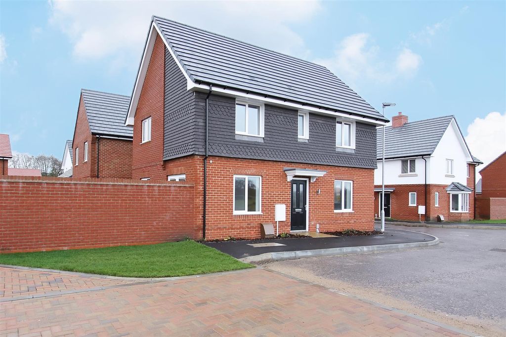 3 bed detached house to rentNetherhampton Road, Salisbury SP2
