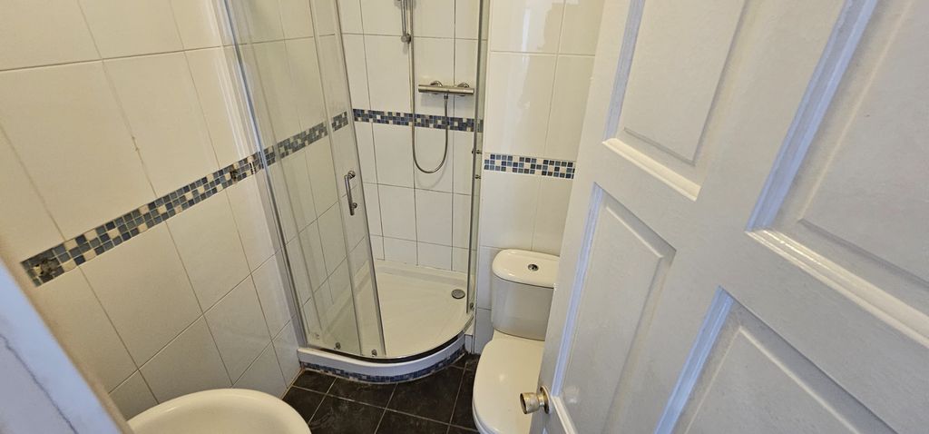 Additional image 2 of 6 bed semi-detached house to rentUnion Street, Luton LU1