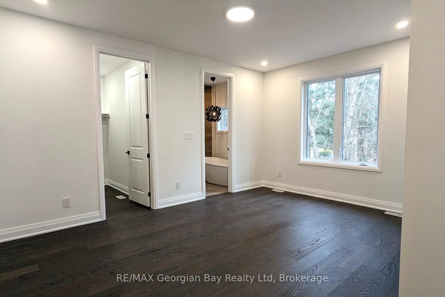 Additional image 12 of 29 Rue Camille Road