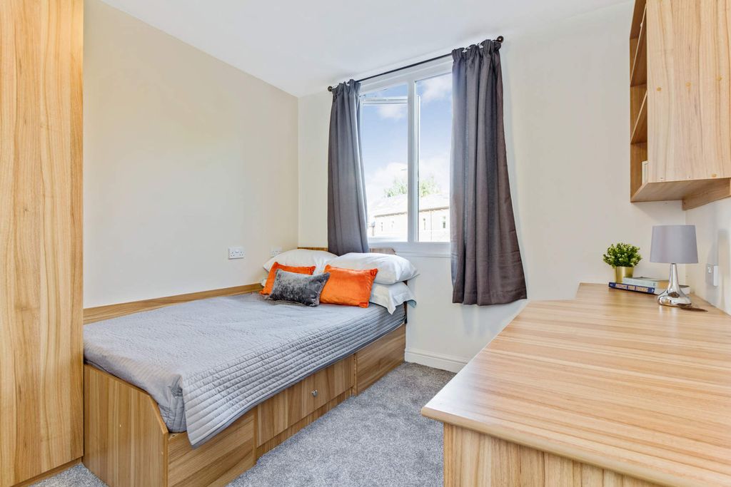 Additional image 8 of 5 bed shared accommodation to rentSt Michaels Lane, Leeds LS6