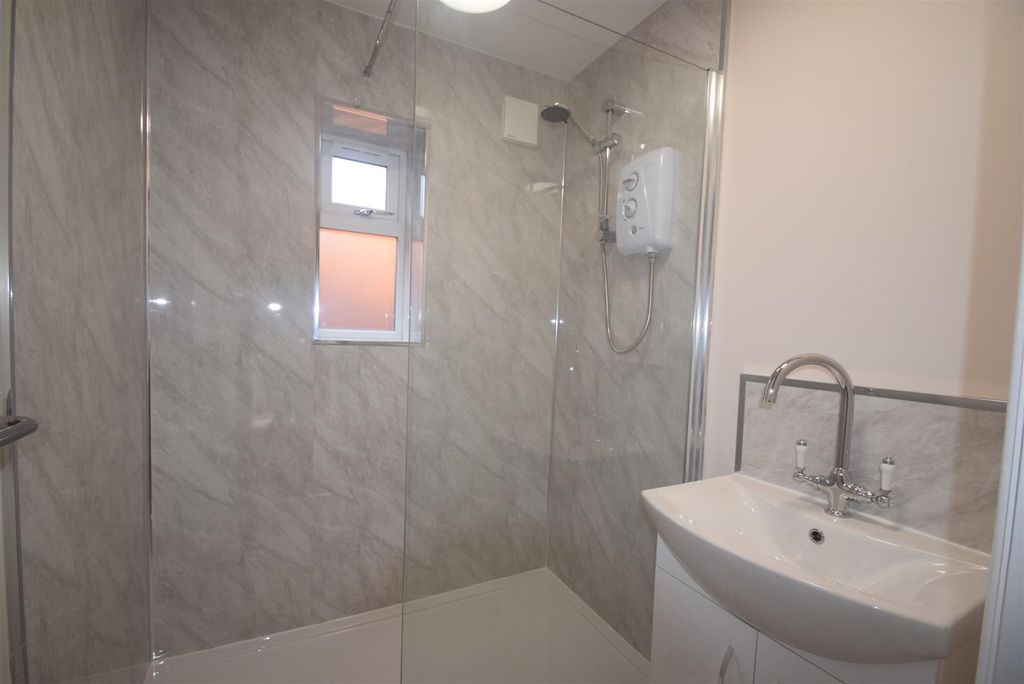 Additional image 4 of 6 bed property to rentBroadway, Newport TF10