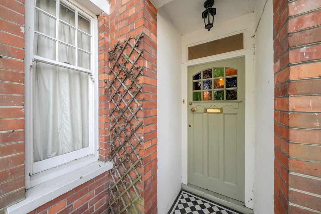 Additional image 15 of 4 bed semi-detached house to rentKings Road, Ascot SL5