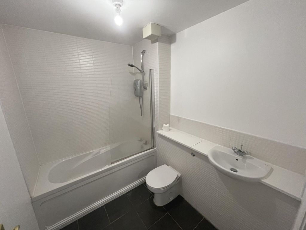 Additional image 6 of 2 bed flat to rentWhimbrel Wynd, Renfrew PA4
