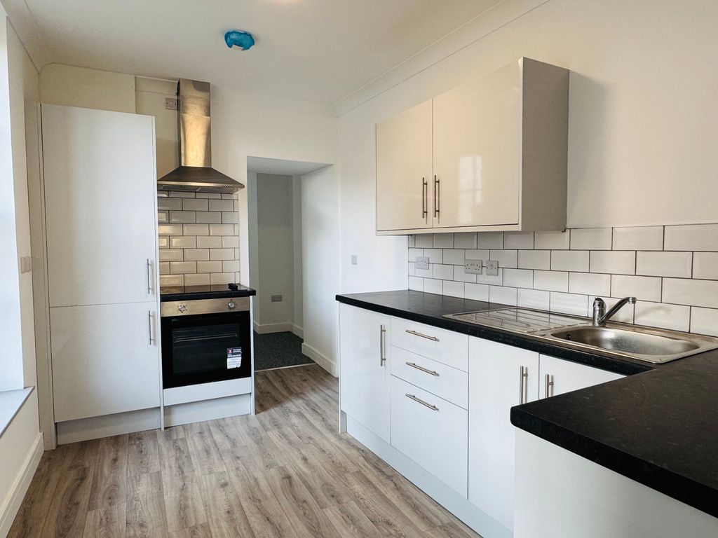 Additional image 2 of 2 bed flat to rentQuay Street, Carmarthen SA31