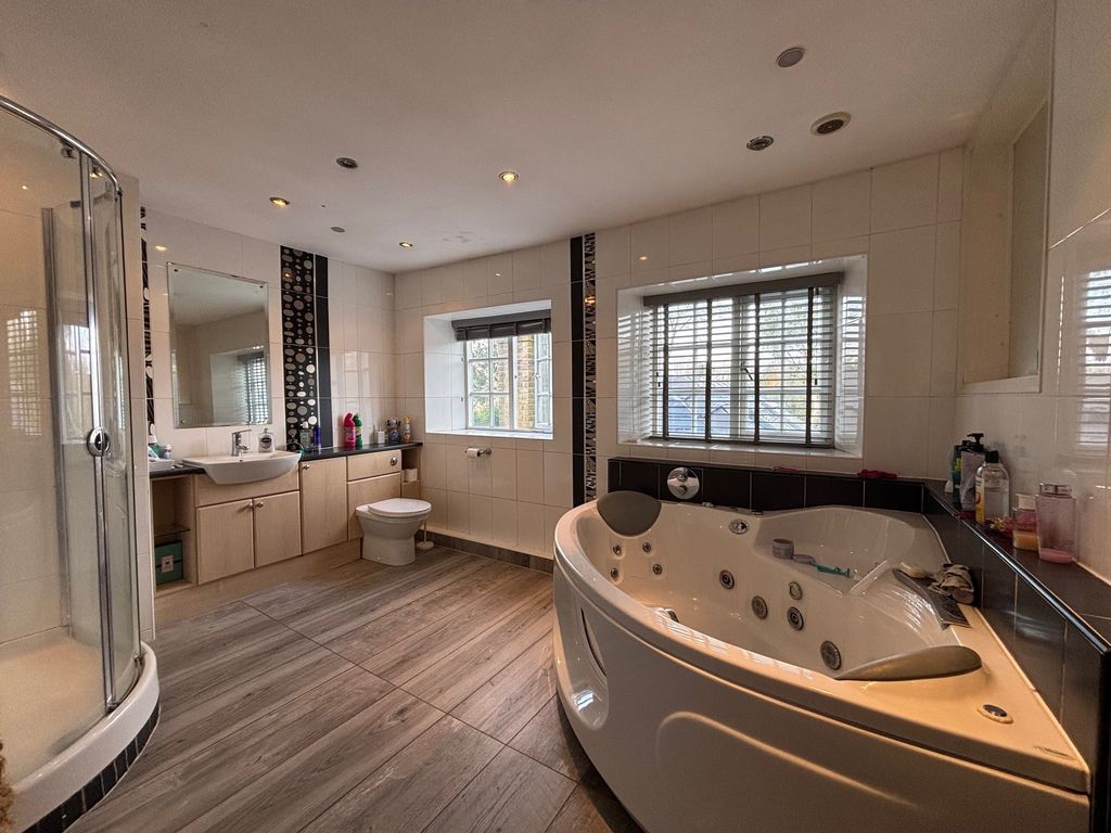 Additional image 12 of 4 bed semi-detached house to rentFerne Dene, Sheffield S21