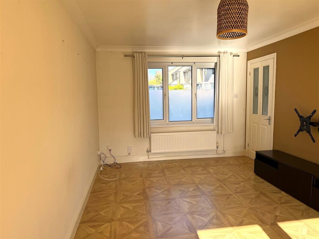 Additional image 9 of 3 bed property to rentPoplar Road, Croesyceiliog, Cwmbran NP44