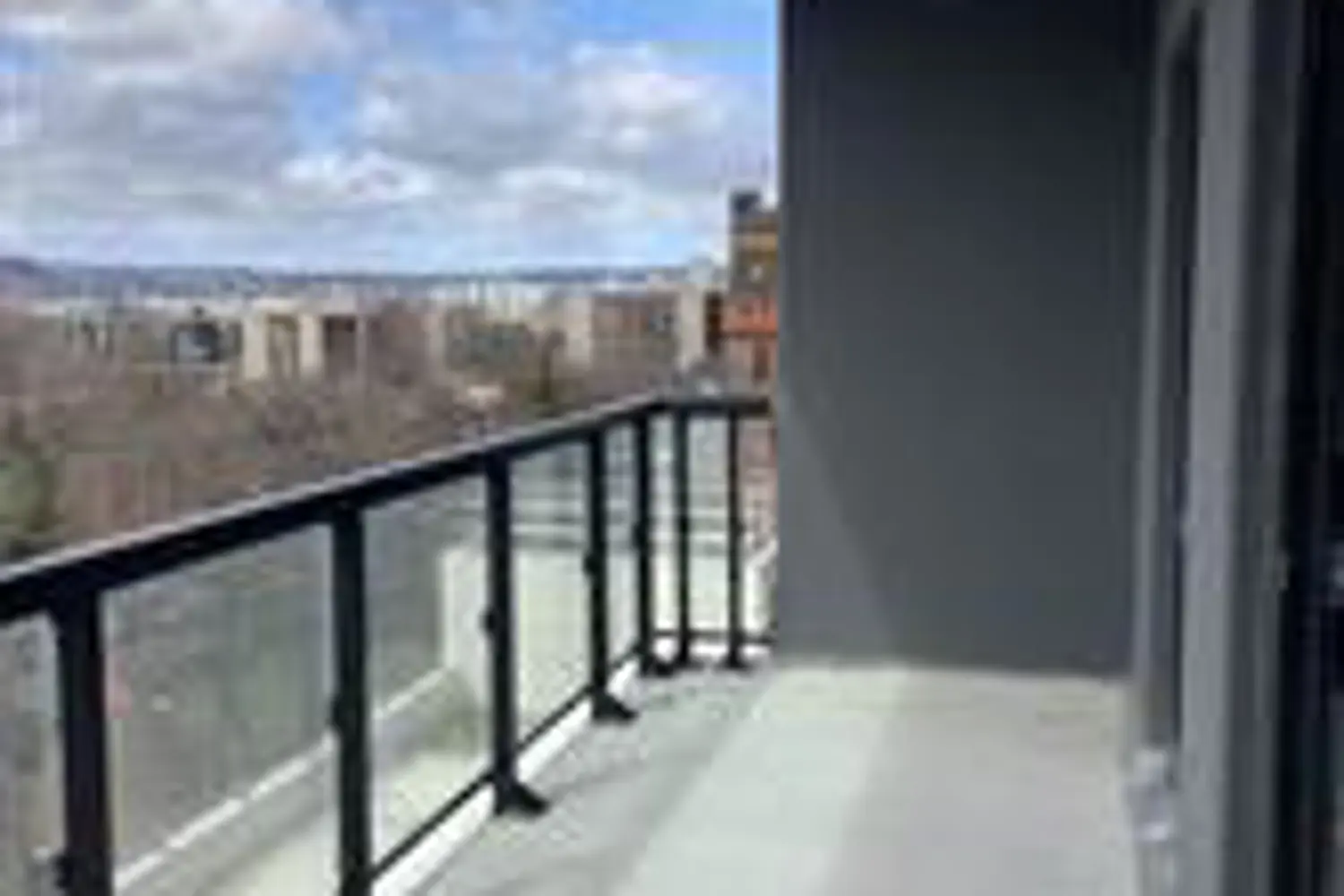 Additional image 15 of 15 Queen Street 714