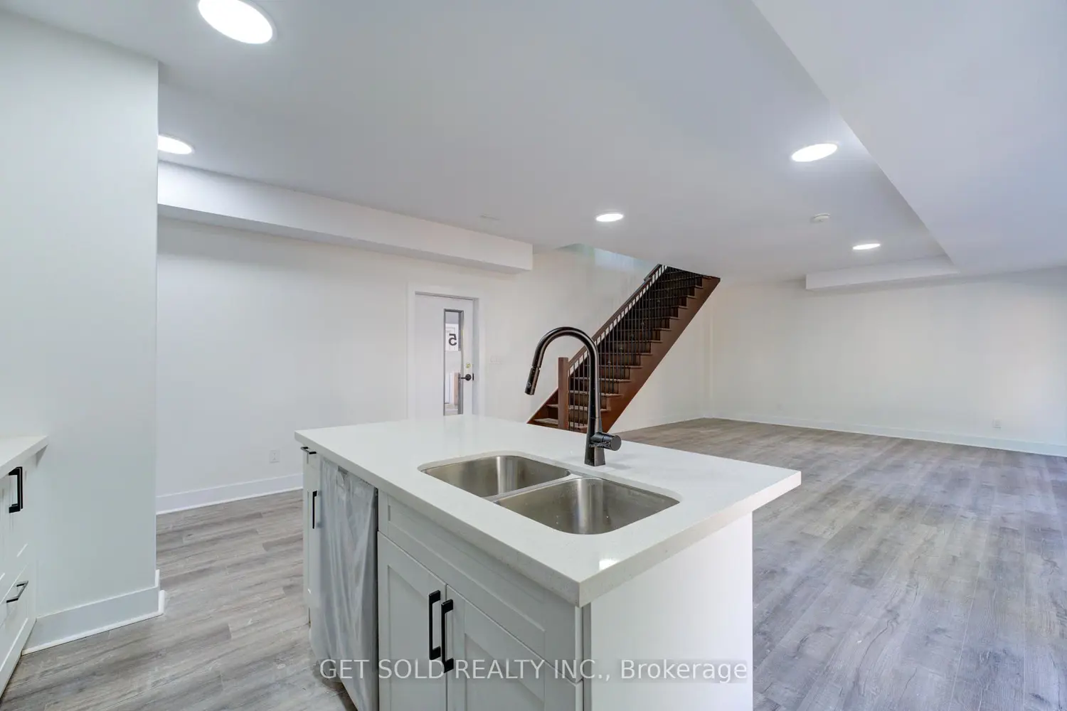 Additional image 8 of 6701 Thorold Stone Road 5