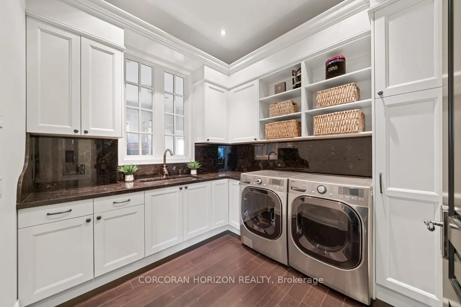 Additional image 5 of 546 Woolwich Place