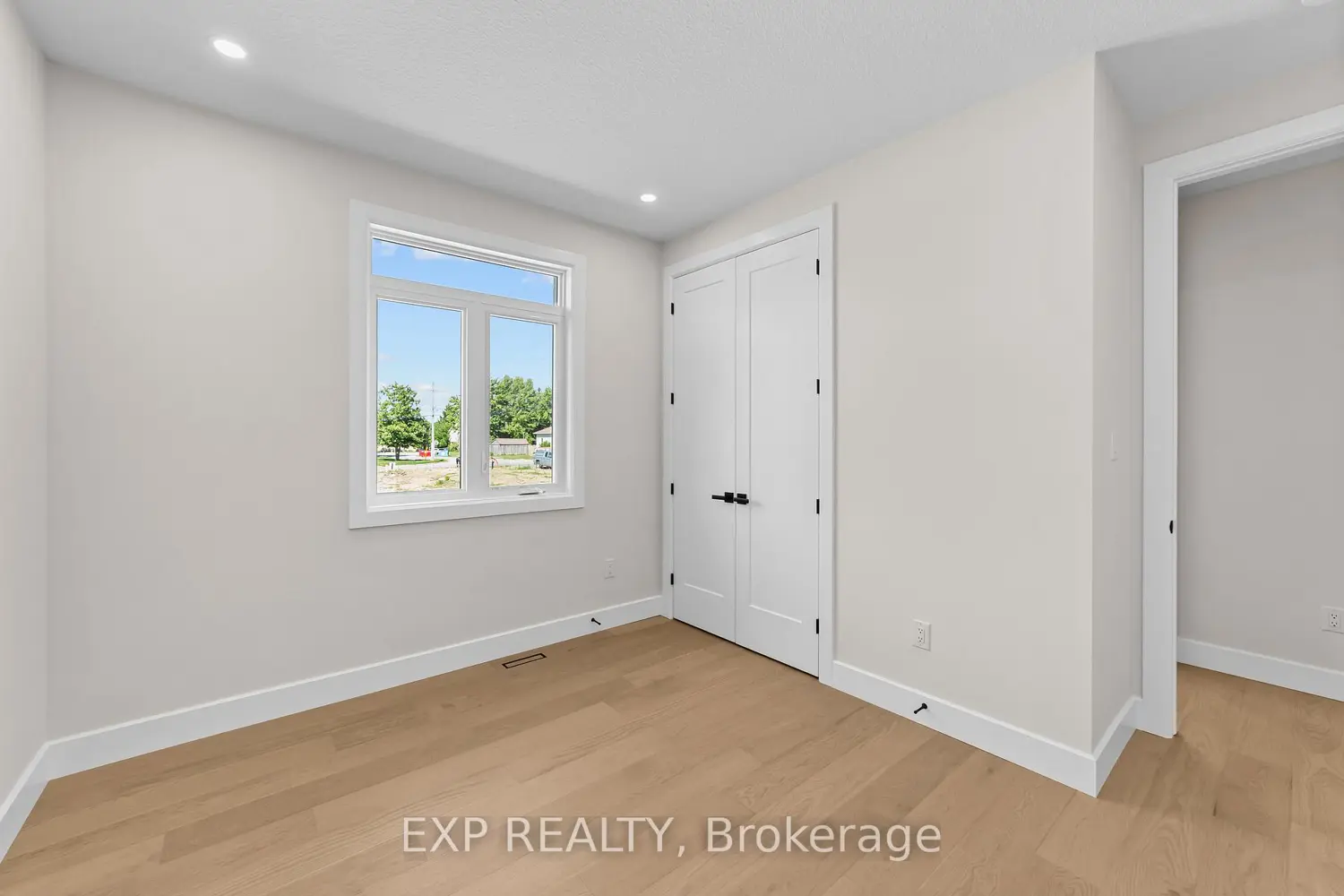 Additional image 13 of 420 Erie Street