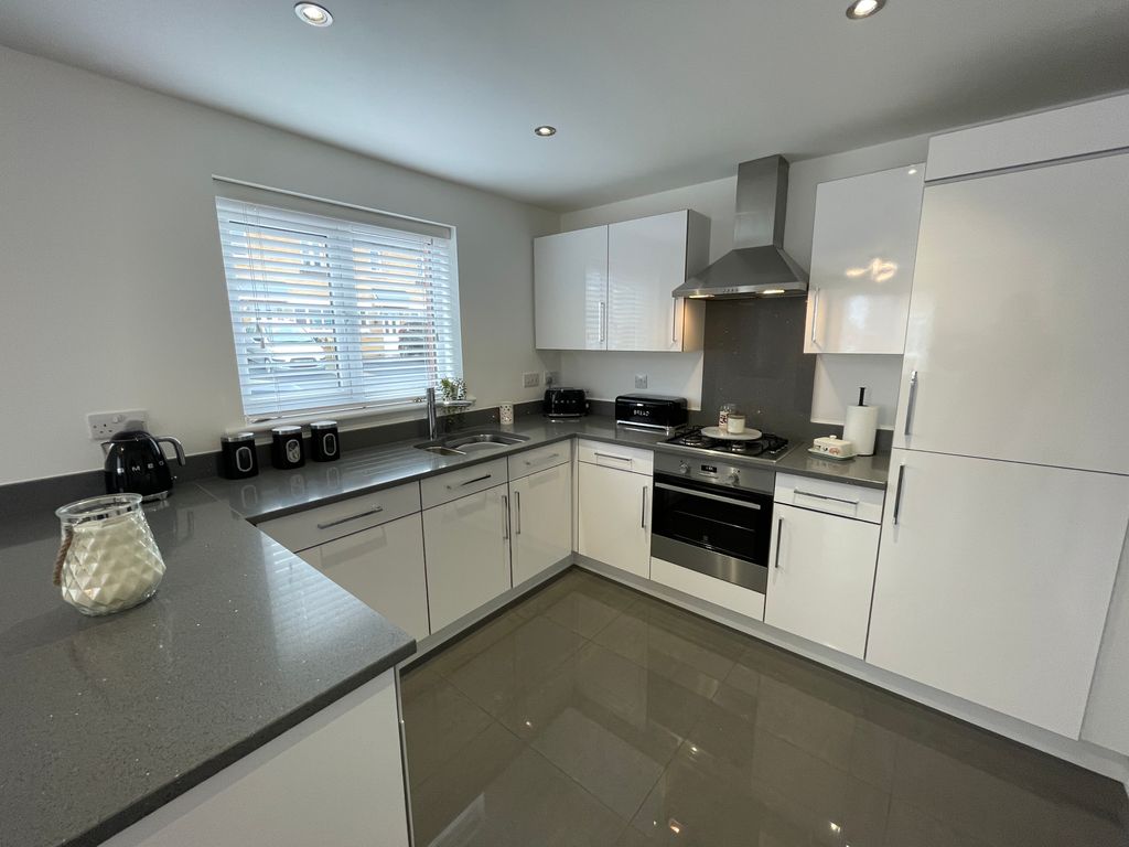 Additional image 3 of 3 bed detached house to rentMaes Y Glo, Llanelli SA14