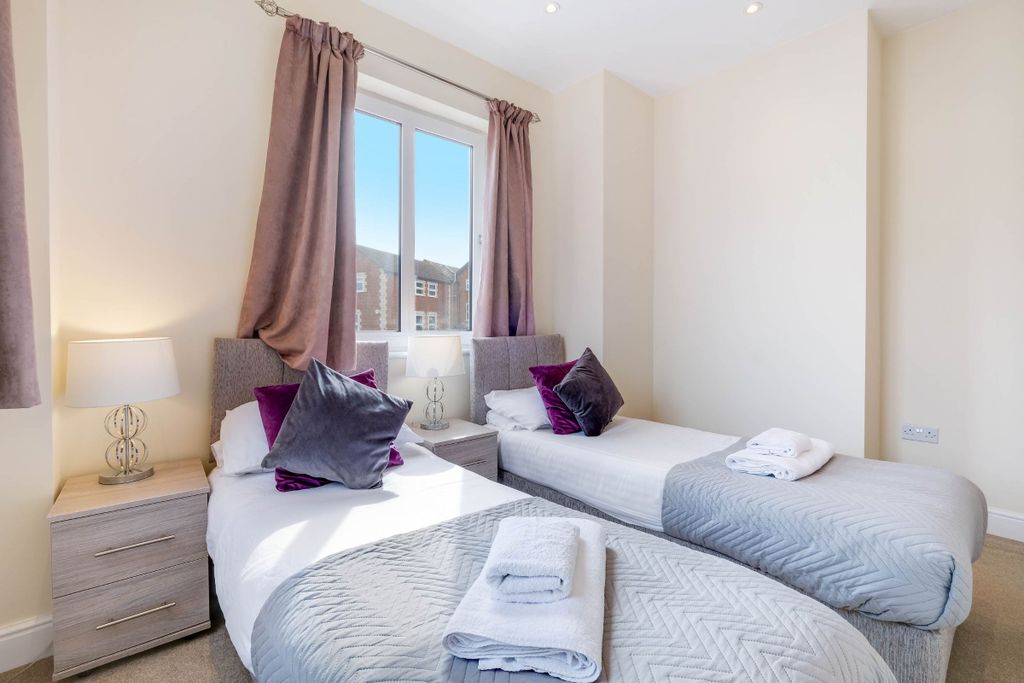 Additional image 5 of 2 bed flat to rentQueen Street, Maidenhead SL6