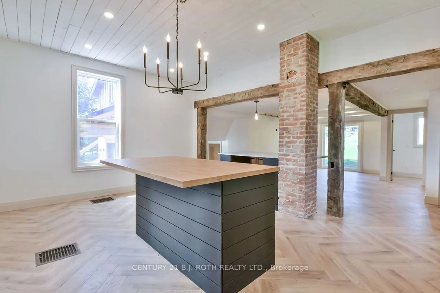 Additional image 12 of 1998 Old Barrie Road