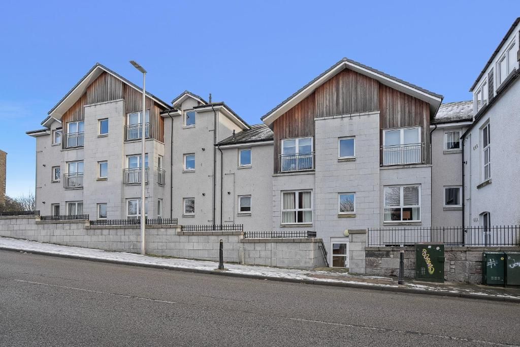 2 bed flat to rentPark Street, Aberdeen AB24