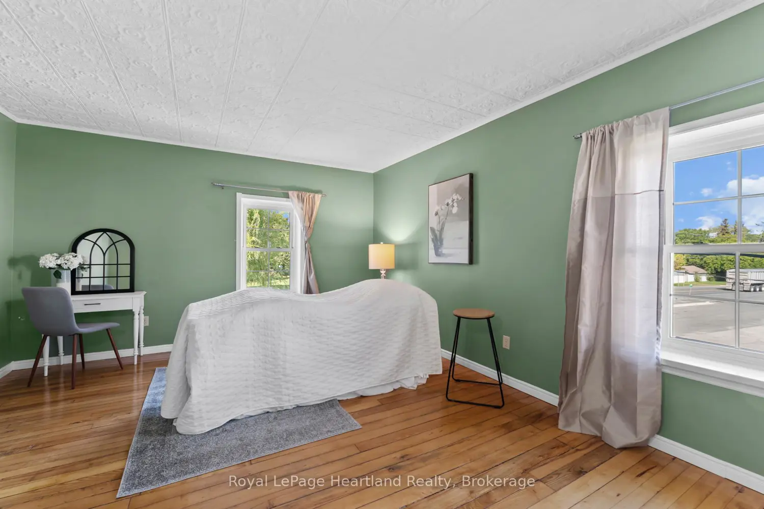 Additional image 10 of 5 The Square