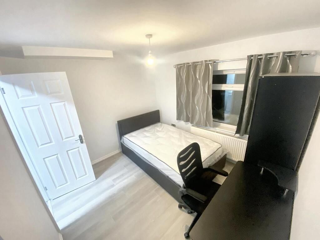 Additional image 9 of 6 bed semi-detached house to rentHogarth Walk 37, Bristol BS7
