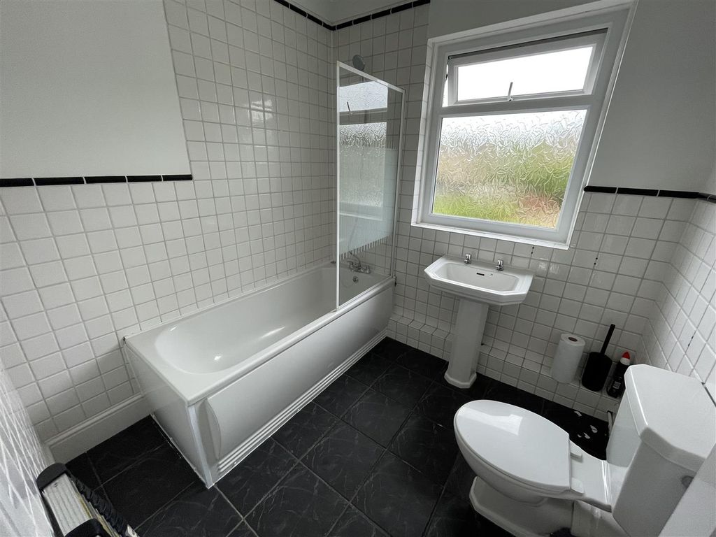 Additional image 21 of 3 bed semi-detached house to rentBethania Road, Upper Tumble, Llanelli SA14