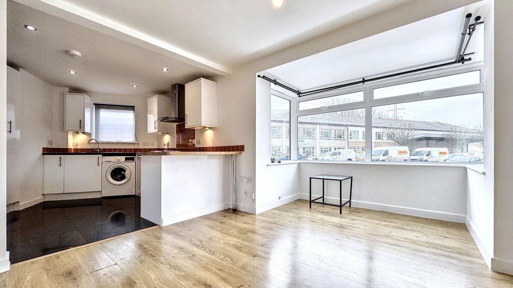 Additional image 4 of 4 bed end terrace house to rentAshley Mews, Portview Road, Bristol BS11